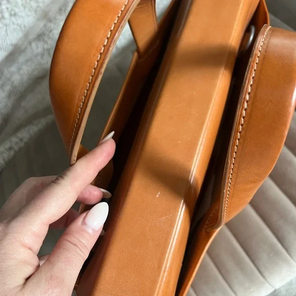 Gorgeous Tan Leather Isaac Reina Bag - Picture 3 of 11